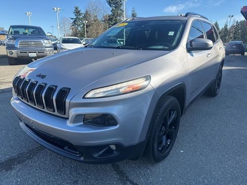 Used 2018 Jeep Cherokee Latitude w/ Altitude Package image 1