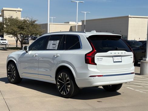 New 2026 Volvo XC90 T8 Plus image 5