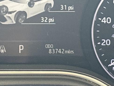 Used 2020 Toyota Avalon Limited image 22