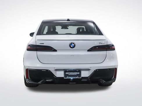 New 2026 BMW 740i xDrive w/ Premium Package AWD/4WD image 4
