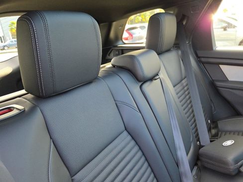 New 2025 Land Rover Discovery Sport Dynamic SE image 18