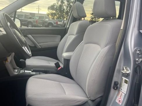 Used 2017 Subaru Forester 2.5i Premium w/ All-Weather Package AWD/4WD image 28