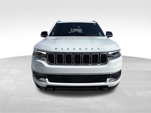Used 2023 Jeep Wagoneer 4WD w/ Premium Group I image 2
