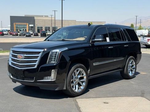 Used 2019 Cadillac Escalade Platinum AWD/4WD image 10