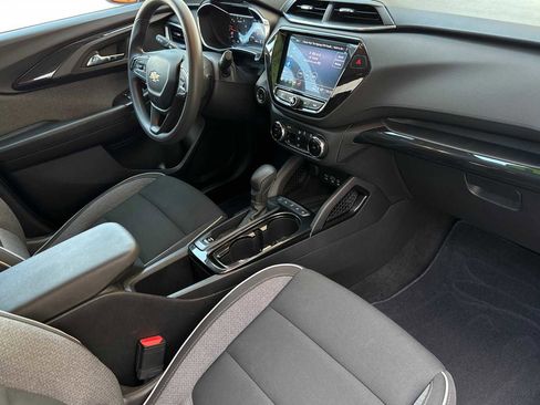 Used 2021 Chevrolet TrailBlazer LT w/ Convenience Package image 18