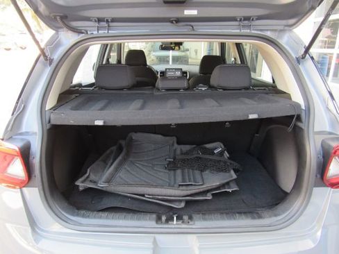 Used 2022 Hyundai Venue SEL image 24