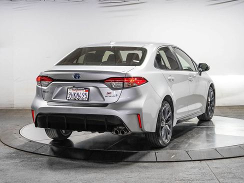Certified 2023 Toyota Corolla SE w/ Carpet Mat Package (TMS) FWD image 4