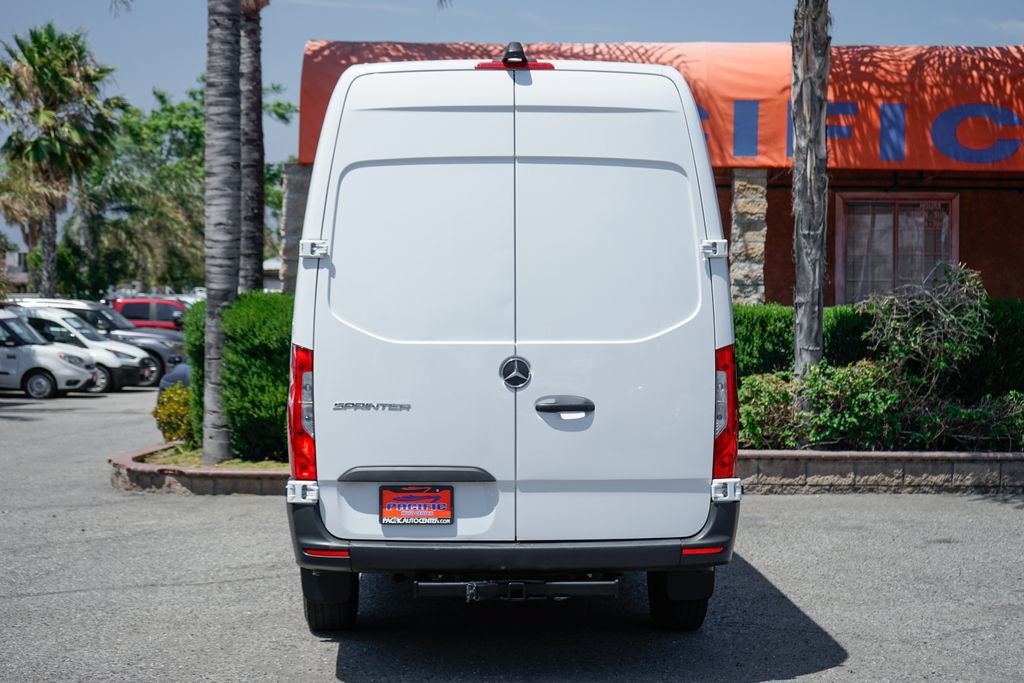 Used 2024 Mercedes-Benz Sprinter 2500 w/ Acoustic Package image 7