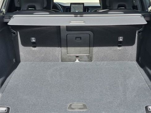 New 2026 Volvo XC60 B5 Plus w/ Climate Package image 17