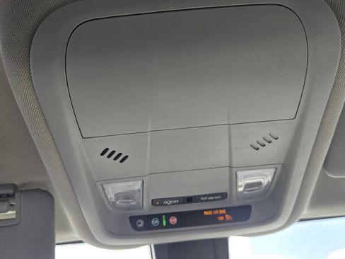 Used 2022 Chevrolet Equinox LS image 19