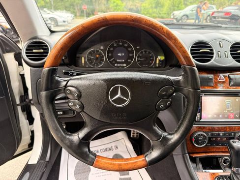 Used 2008 Mercedes-Benz CLK 350 Coupe image 32