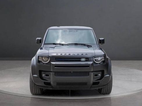Used 2023 Land Rover Defender 90 V8 AWD/4WD image 8