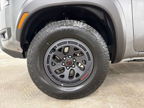 Used 2026 Nissan Frontier PRO-4X AWD/4WD image 13