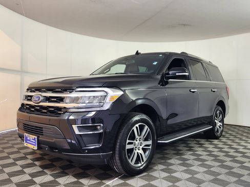 Certified 2022 Ford Expedition Limited image 3