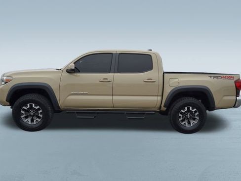 Used 2019 Toyota Tacoma TRD Off-Road image 4