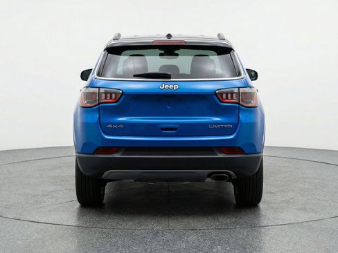 Used 2025 Jeep Compass Limited image 7