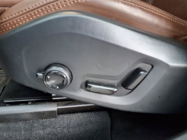 Used 2023 Volvo XC60 B5 Ultimate w/ Protection Package Premier FWD image 14