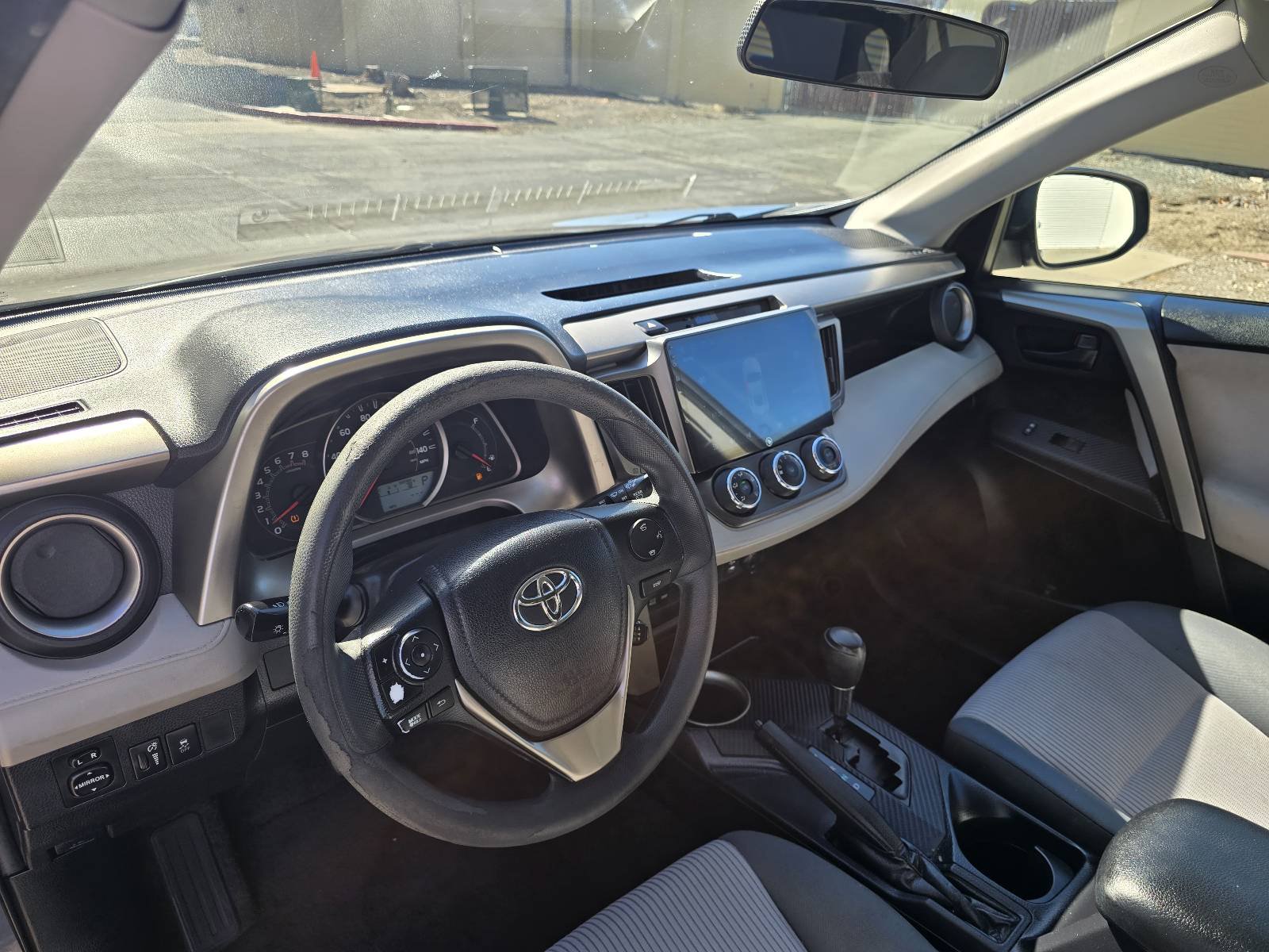Used 2015 Toyota RAV4 LE FWD image 6