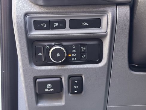 Used 2021 Ford F150 Lariat w/ Equipment Group 502A High image 12