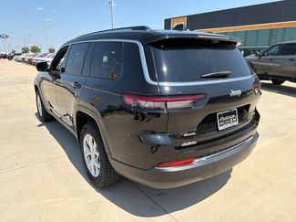 Used 2023 Jeep Grand Cherokee L Limited w/ Luxury Tech Group II AWD/4WD video 3