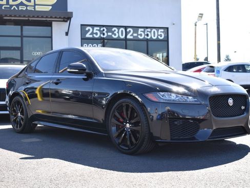 Used 2017 Jaguar XF S image 4