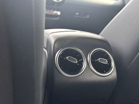 Used 2022 Mercedes-Benz GLA 250 image 37