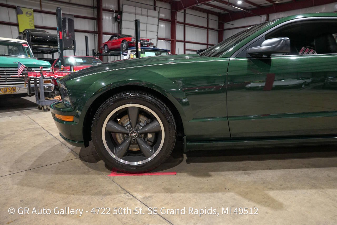 Used 2009 Ford Mustang GT Premium RWD image 3