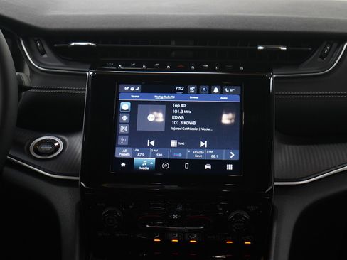 Used 2023 Jeep Grand Cherokee L Laredo image 17