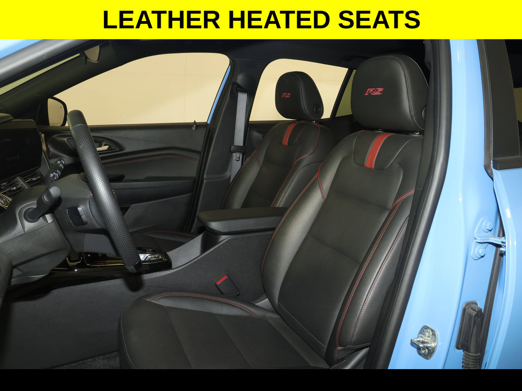 Used 2024 Chevrolet Trax RS w/ Sunroof Package FWD image 4