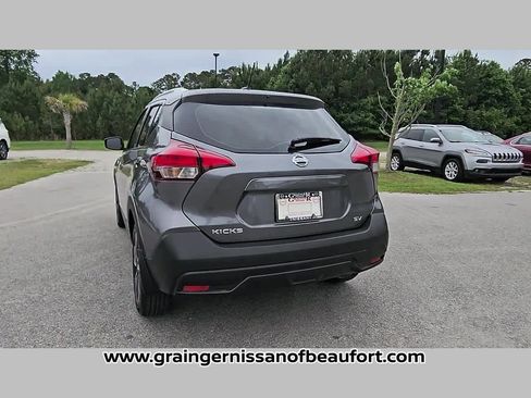 Used 2018 Nissan Kicks SV FWD image 27