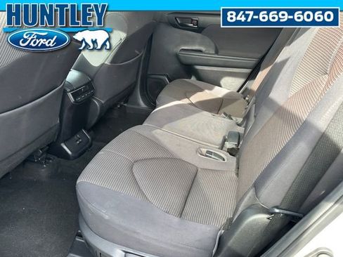 Used 2023 Toyota Highlander LE image 15