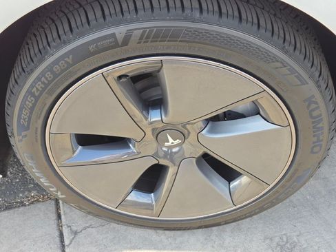 Used 2023 Tesla Model 3 Standard Range RWD image 11