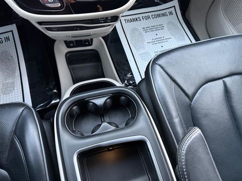 Used 2019 Chrysler Pacifica Limited w/ Advanced Safetytec Group image 26