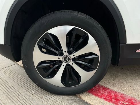 Used 2025 Mercedes-Benz GLA 250 image 9