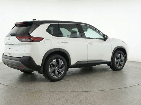 Used 2025 Nissan Rogue SV AWD/4WD image 9