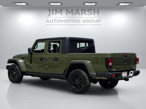 Used 2023 Jeep Gladiator Sport AWD/4WD image 4