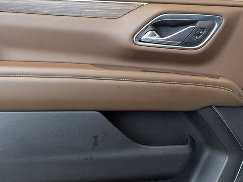 Used 2021 Chevrolet Suburban High Country w/ Premium Package image 13