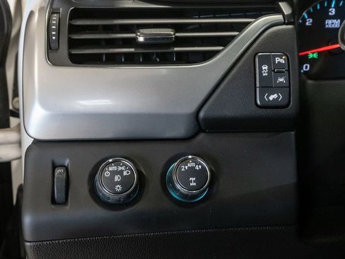 Used 2018 Chevrolet Tahoe LT image 11