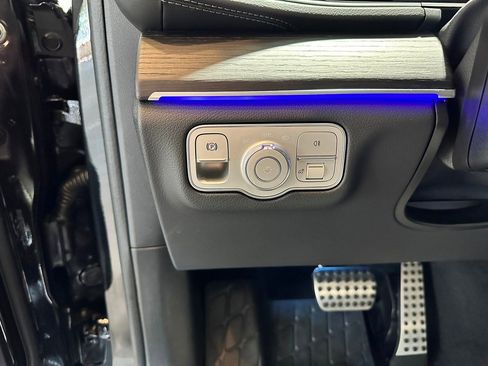 Certified 2025 Mercedes-Benz GLS 450 4MATIC image 16