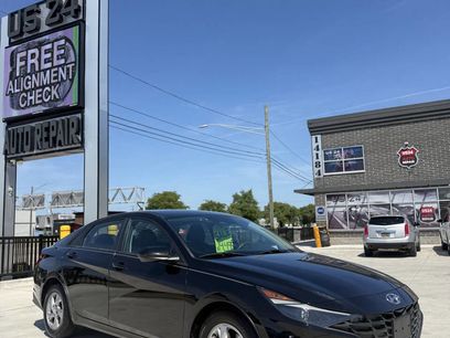 Used 2021 Hyundai Elantra SE w/ Cargo Package