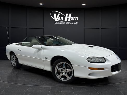 Used 2000 Chevrolet Camaro Z28 w/ SS Performance/Appearance Pkg RWD image 1