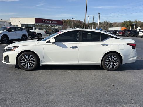 Certified 2023 Nissan Altima 2.5 SV w/ SV Premium Package image 2