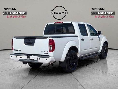 Used 2020 Nissan Frontier SV w/ Midnight Edition Floor Mats image 5