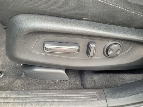 Used 2025 Honda CR-V EX image 14