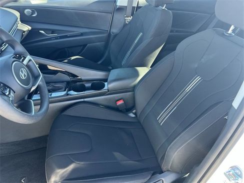 Certified 2025 Hyundai Elantra Blue image 24
