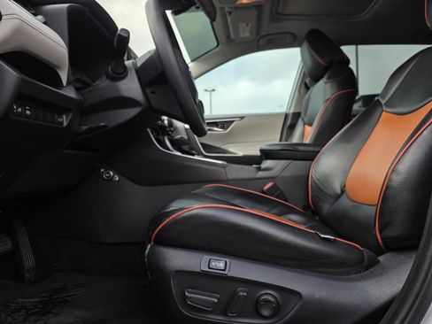 Used 2020 Toyota RAV4 XLE image 10