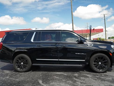Used 2021 GMC Yukon XL Denali AWD/4WD image 3