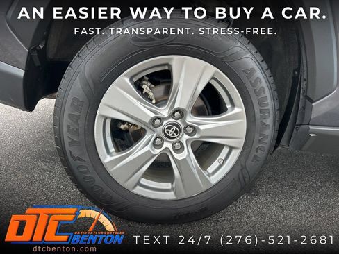 Used 2024 Toyota RAV4 LE AWD/4WD image 32