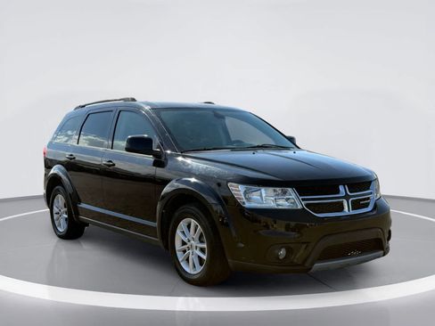 Used 2019 Dodge Journey SE FWD image 5
