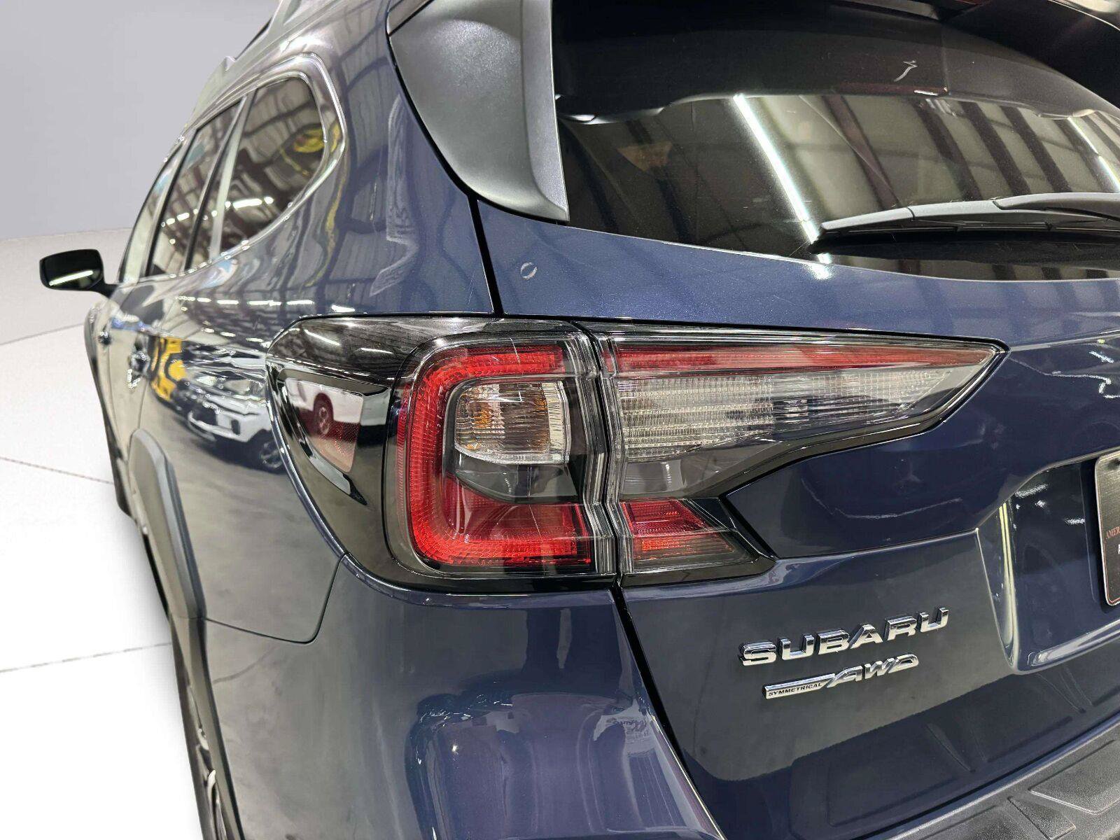 Used 2025 Subaru Outback Premium AWD/4WD image 13